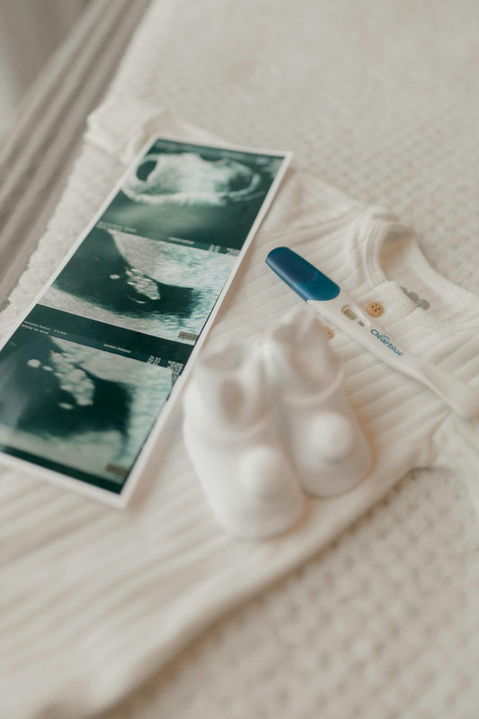 15 Adorable Baby Shower Card Ideas + Gift Pairings with Organic Baby Clothing